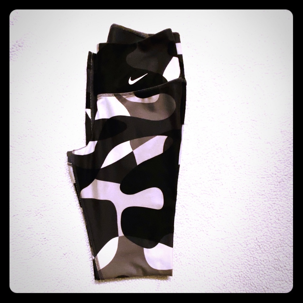 Nike Women’s XS TenLessPlasticBottle Legend Pants